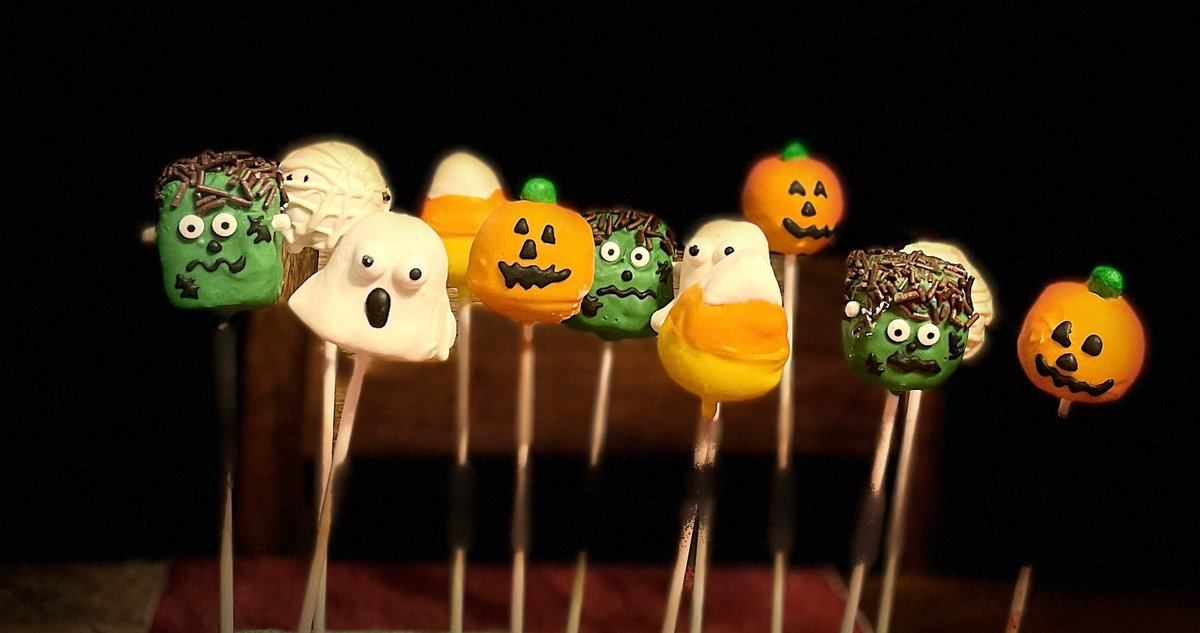 blessedmess1's tweet photo. Some Halloween cake pops by Sugar Rush! Want to order some cake pops for your fall celebration call me at 870-814-9021. https://t.co/QXhomx9cvH