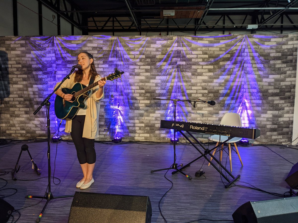 Soundcheck with @annahestermusic for #LiveAtTheKiln - streaming from 7pm tonight!

#supportlocalmusic #localmusic #lovemk #lovemkmusic #miltonkeynes