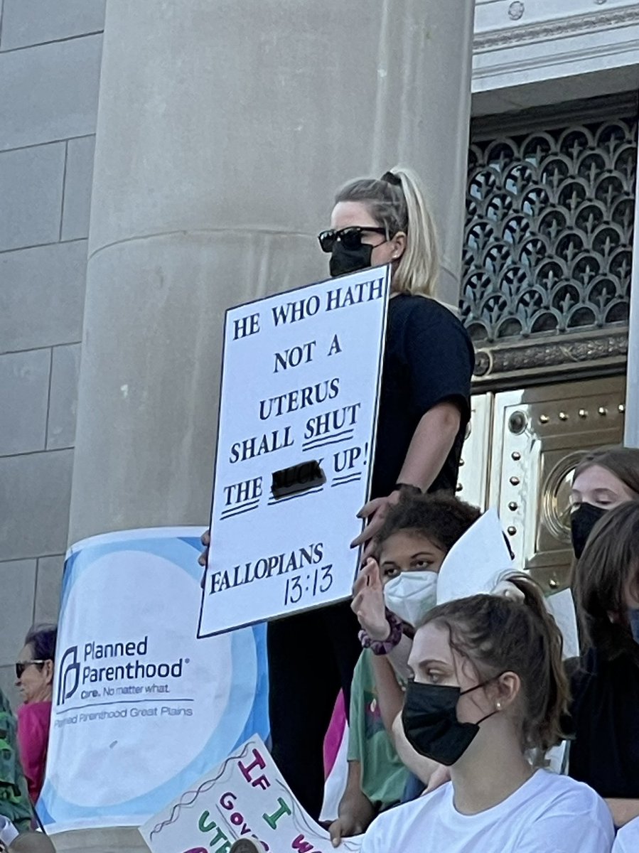 StlGal23's tweet photo. Rain came but the sun shined yesterday in #LittleRock #prolifeisprochoice #fightforwomensrights https://t.co/mS0TLjjaG6