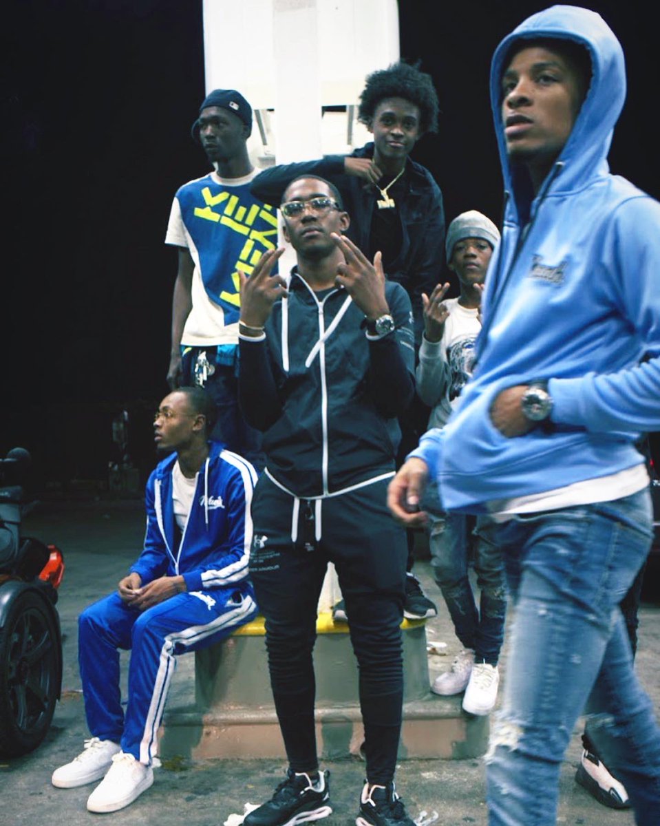lorvon_'s tweet photo. Mud brothers🤞🏽 different mothers, not blood brothers, but I love em🖤‼️🤝 #2500 #njc👹 #FreeThagang‼️ #LongLivethaguys💕 https://t.co/mpkbRvI1x1