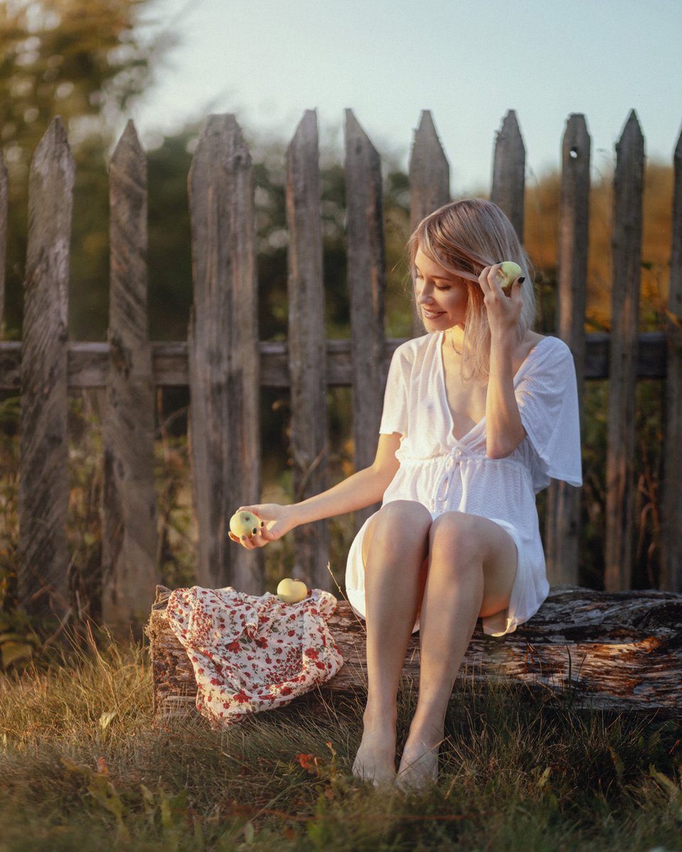 sergezhodik's tweet photo. Summer day in the countryside
#outdoors #nature #flower #day #plant #growth #beautyinnature #uncultivated #freshness #woman #girl #summer #flowers #meadow #portrait https://t.co/xGGfGDcvsA