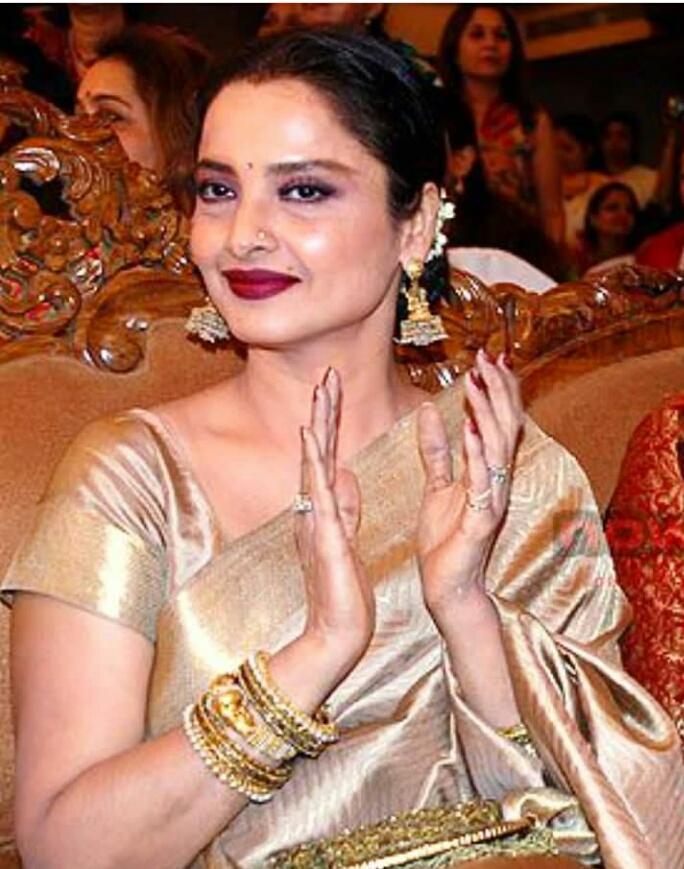 Hannah04623377's tweet image. I mean,@MadhuriDixit #rekha Stopp to my realisation 
(Umrao jaan &amp;amp; C. Mukhi ) together! ! This Queendom😇👑😇.this is
🔥