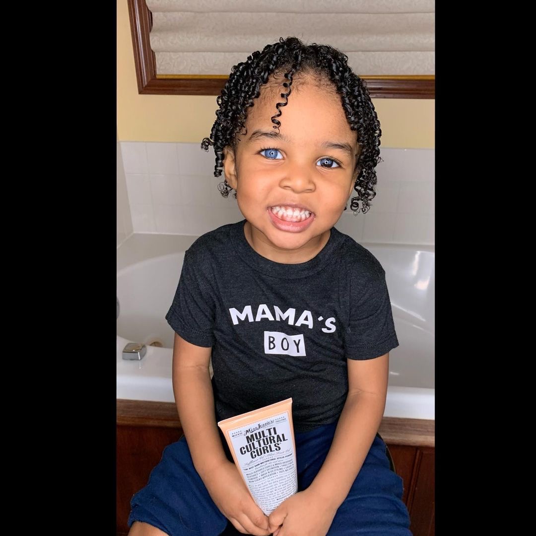 Miss_Jessies's tweet photo. #SundaySpotlight w/ this adorable cutie #Liam. Show him some love and drop a 💙 below.
📸: @_elizabethevan_
Products used: #MultiCulturalCurls
#boymoms #naturalhair #curly #fingercoils #boys #missjessiesmulticulturalcurls #sunday https://t.co/IoOLenVVLb