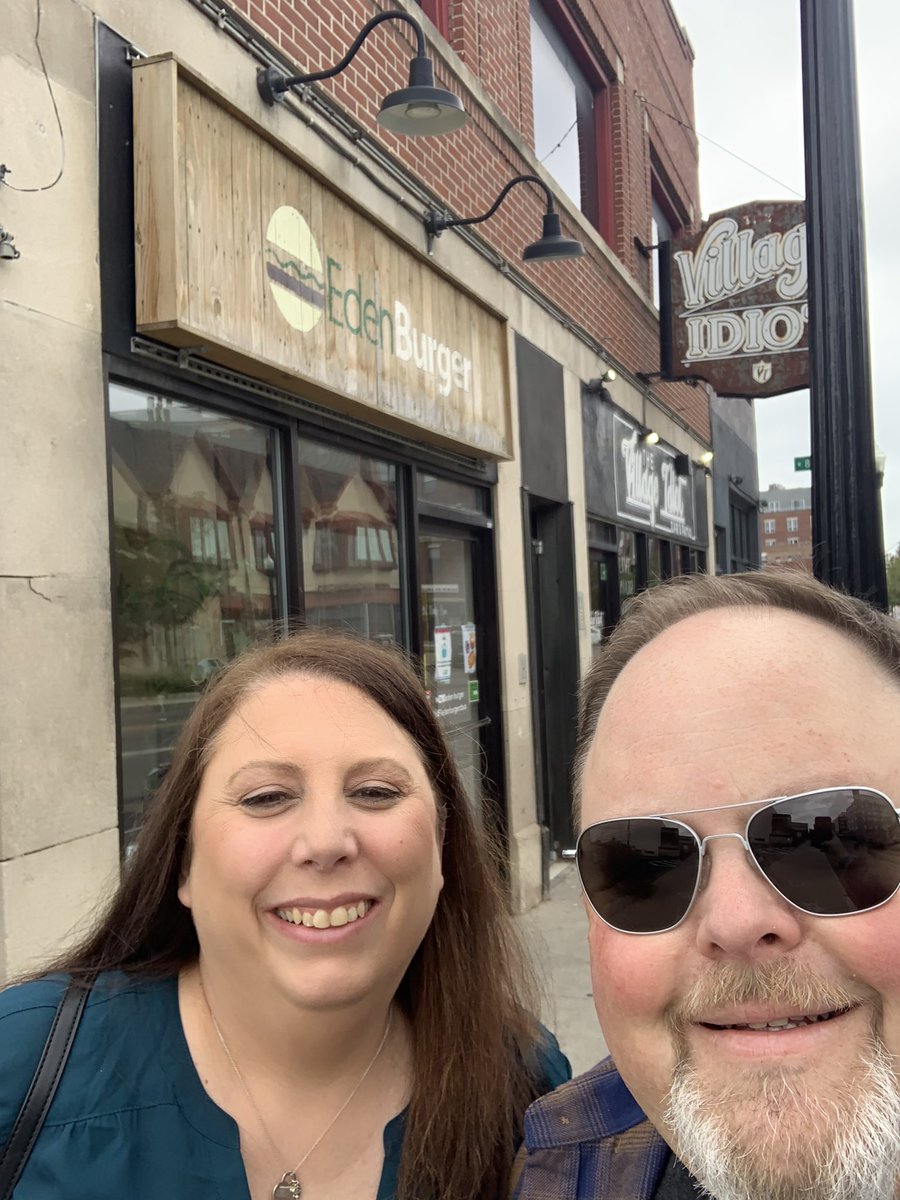 scartmill's tweet photo. Thanks for the restaurant tip @treyanastasio   First date opportunity for us in a while and we had to check out your favorite Columbus restaurant.  Great recommendation!  🍔🎸🤘🏻 https://t.co/9IuJbQ2IuN