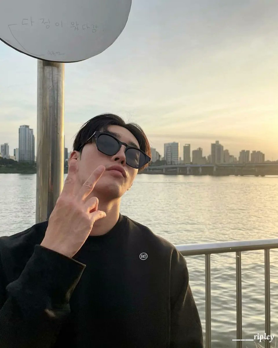 RigelblueBeta's tweet photo. Always miss him๐ฅบ๐คฉ
#kimkwon #kimkeonwoo #yanghobeom #kangseongmo #royryu #choimoonshik #navillera #leverage #heispsychometric #marrymenow #witchcourt #secondtolastlove #secretloveaffair #onthewaytotheairport #metooflower
#๊น๊ถ #๊น๊ฑด์ฐ #๋ก์ด๋ฅ #์ต๋ฌธ์ #๊ฐ์ฑ๋ชจ #๋๋น๋ ๋ผ #๋ ๋ฒ๋ฆฌ์ง https://t.co/VOhzNzph1d