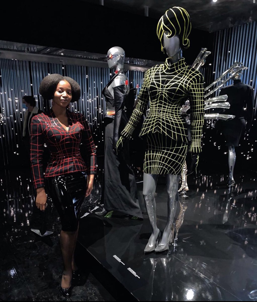 petrichhore's tweet image. Just found out about Ashley Scott, a black American sculptor and artist based in Berlin. Her husband is a huge Mugler fan and he collects original Thierry Mugler pieces from across the globe and she wears them; I’m OBSESSED