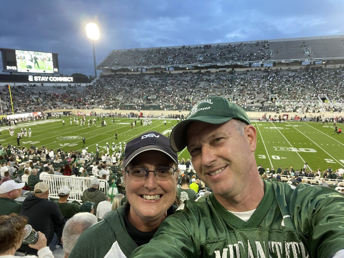 kdole1's tweet photo. @Coachk82 We were so glad that the rain held off. https://t.co/va3YIbRhoM