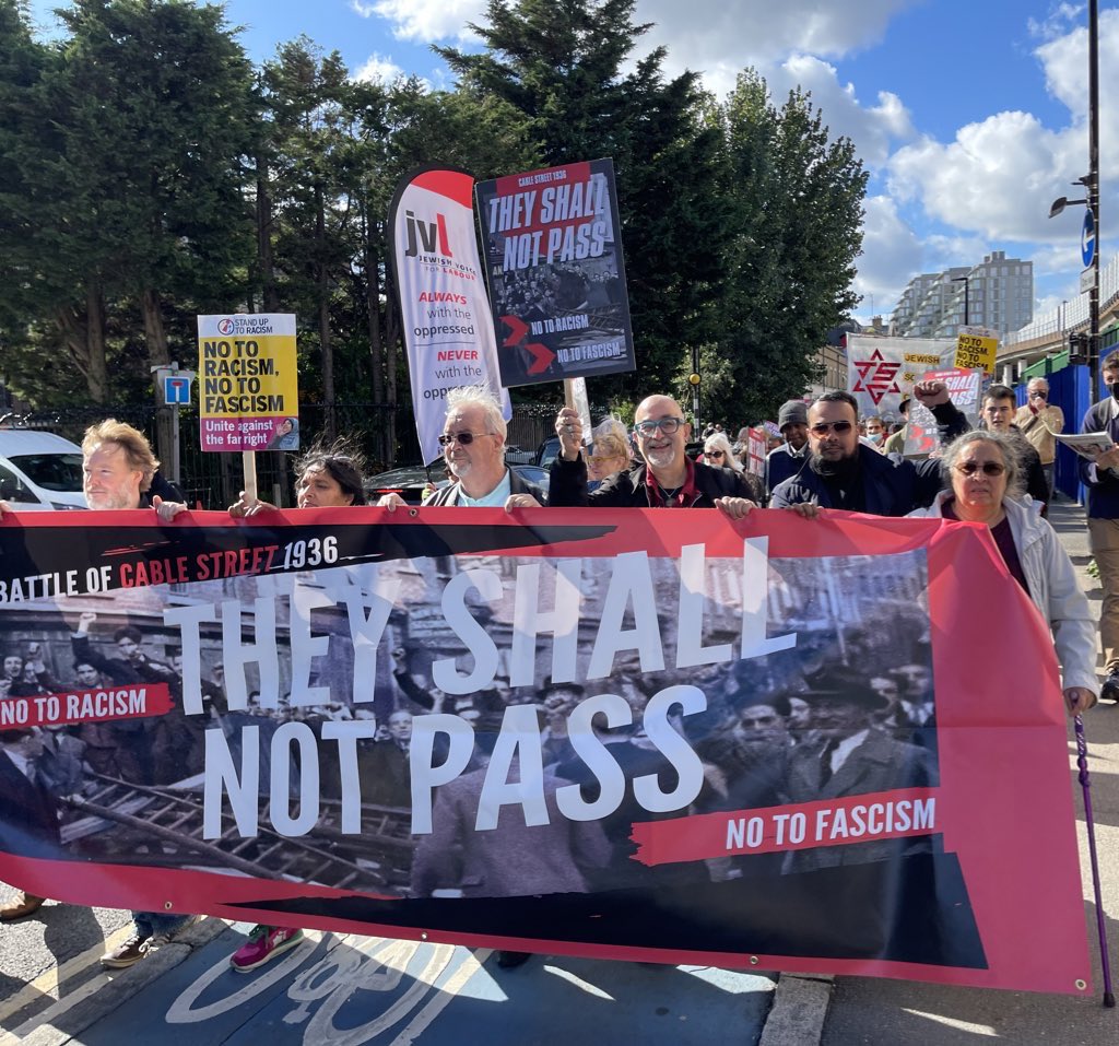 Cable street 85 year rally and march, great turn out thousands attended! very touched and inspired by listening to some of the selection of many great speakers. #nopasaran #CableStreet85