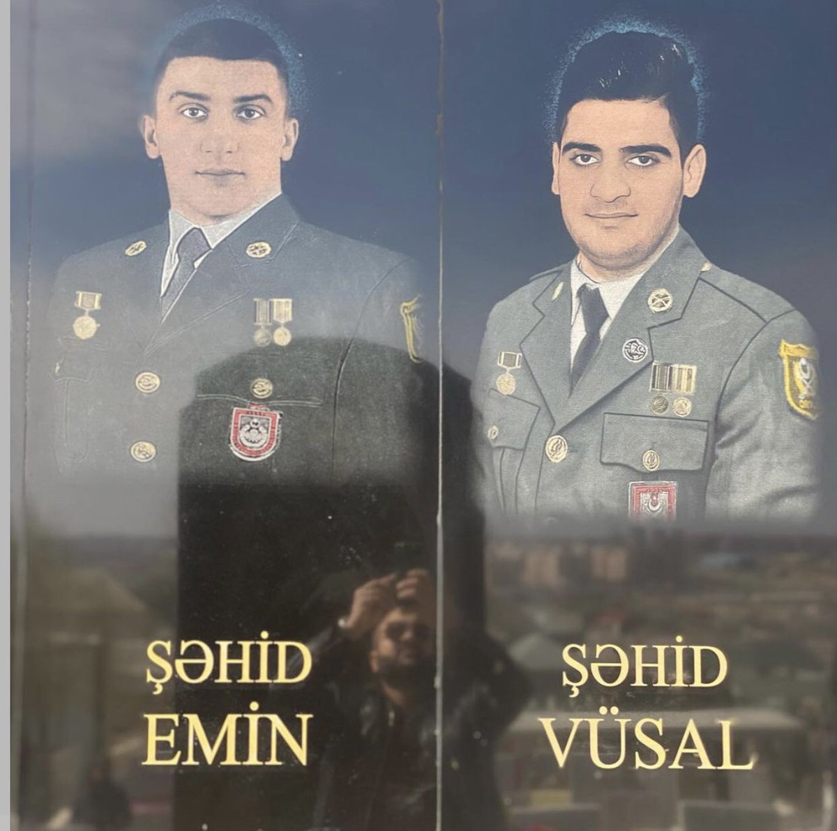 Dost itirmişdi axı…
Eminin qisasını alıb yanına gedən Vüsal… #Şəhid #VüsalMəmmədov
#EminBağırov