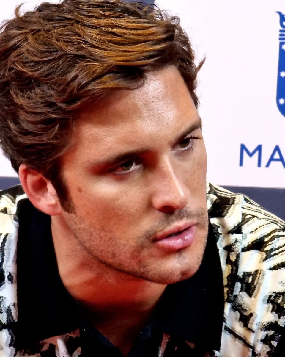 TuManana13's tweet photo. Nuestro querido @alexmedela 🥰sigue desde Madrid y se encontró al guapísimo actor mexicano @diego #Boneta😍😍
Muchas quisiéramos estar ahí contigo Alex🤭🤩 https://t.co/AnCythI538