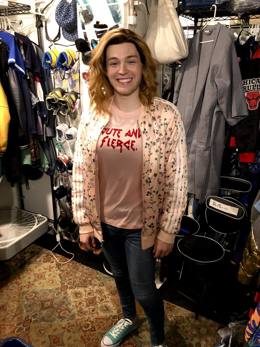 mrpatrickg's tweet image. Get in loser, let’s get some 🧀🍟

A little #tbt and #bts from @meangirlsbway. Happy October 3rd, nerds 💗

#October3rd #MeanGirlsDay