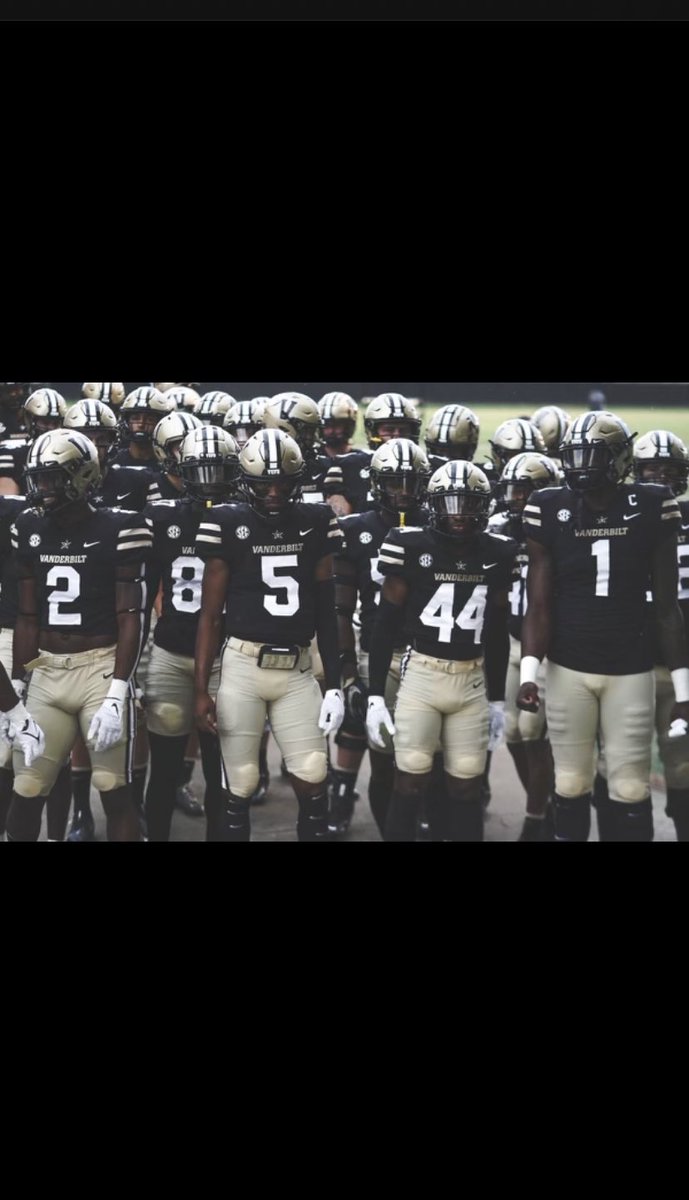 DaveonWalker_'s tweet photo. #AGTG blessed to receive my first SEC ⭕️ffer from The university of Vanderbilt @CoachBox6 @CoachRaih @CoachEdwards10 @TimothyBynum5 @bartonsimmons @Coachscorner3 https://t.co/7M5QULYPSw