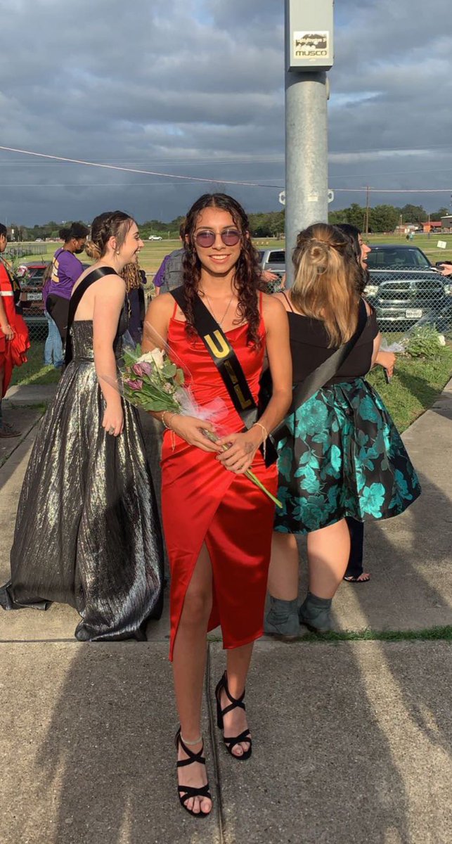_yaneliaguilar_'s tweet photo. i have about a million homecoming pictures, but here’s two https://t.co/udsxyGX9pv