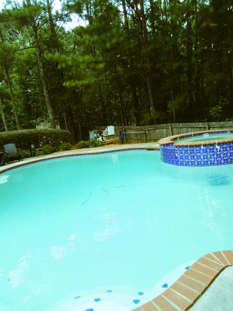 PoolsRCoolNow's tweet image. Finally taking care of my personal pool... #neglected #toolong #Pools