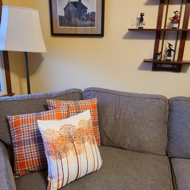 DesignAkasia's tweet photo. Thanks for the kind words!★★★★★"Absolutely love this pillow case. Quality exceeds what I was expecting and I'm just delighted with it." Krista https://t.co/ruuE7W0jZv #falltrend #happyfall #interiordesign #autumn #etsyfinds #falldecorideas #homedesign #outdoorpillows https://t.co/Pf3kMgFqPU