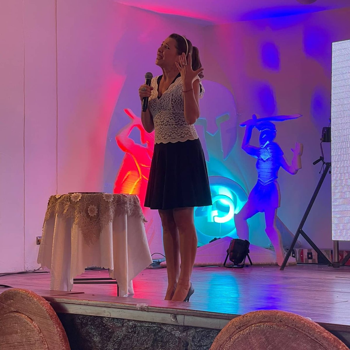 jennifernacif's tweet photo. Es un verdadero placer ayudar a tantas personas a cambiar su vida y que disfruten de mis conferencias así como yo disfruto de su compañía 🥰❤
Gracias @c40vivebien por esta gran oportunidad 🥳❤
#C40vivebien #generandocambios #motivacion #conferencia #lifestyle #perú https://t.co/LS2zSi6WBT