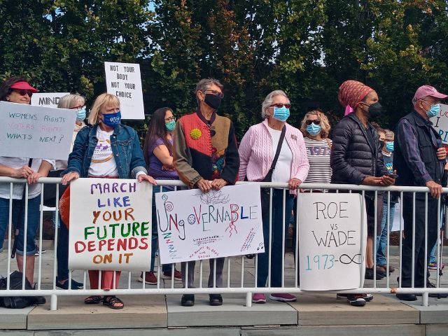 WMSenecaFalls's tweet photo. 'The fight for women's rights': Gov. Hochul among speakers at reproductive rights rally in Seneca Falls  https://t.co/2gmdQKcEan.  Thanks everyone for joining us! https://t.co/Ep6d5g84fc