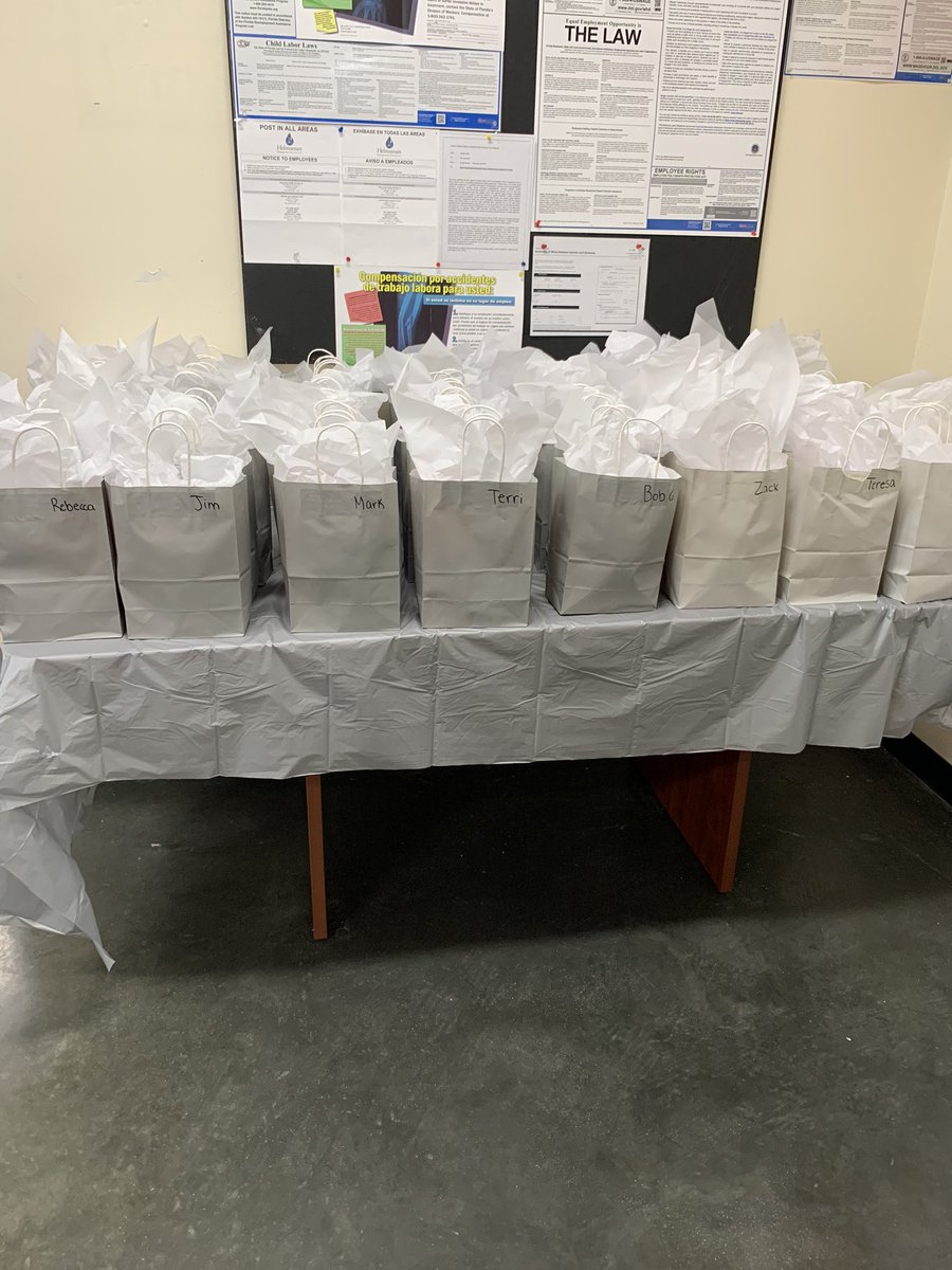 A few cashier appreciation awards and good bags! #CAM2021 <a href="/andrew_harto/">Andrew Harto</a> <a href="/kmarie1080/">Kristy Bilyeu</a>