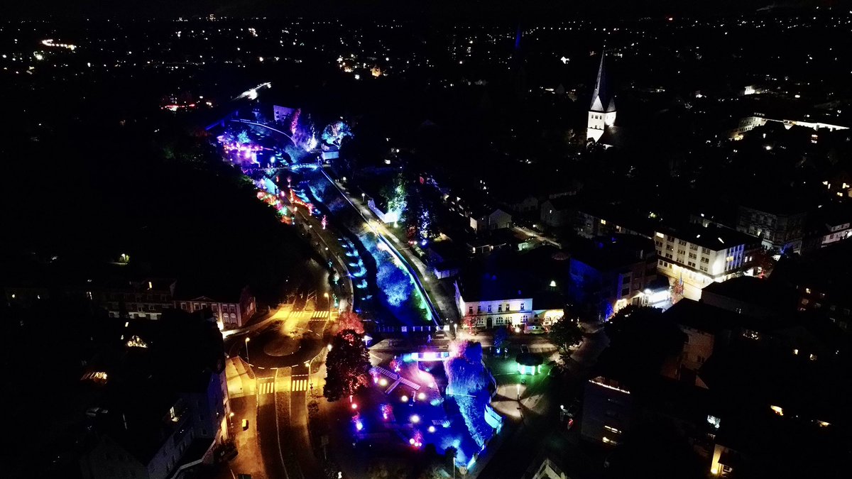 KamenWeb's tweet photo. 💡DANKE KAMEN!
Klick 📲 auf https://t.co/kuG2JiTeob #Kamen #kamenweb #marktkamen #meinkamen #D59174 #glückauf #kamenliebe #kamenliefert #liebteurestadt
#stadtleuchten #eglv #kamen24 https://t.co/VelgOG57as