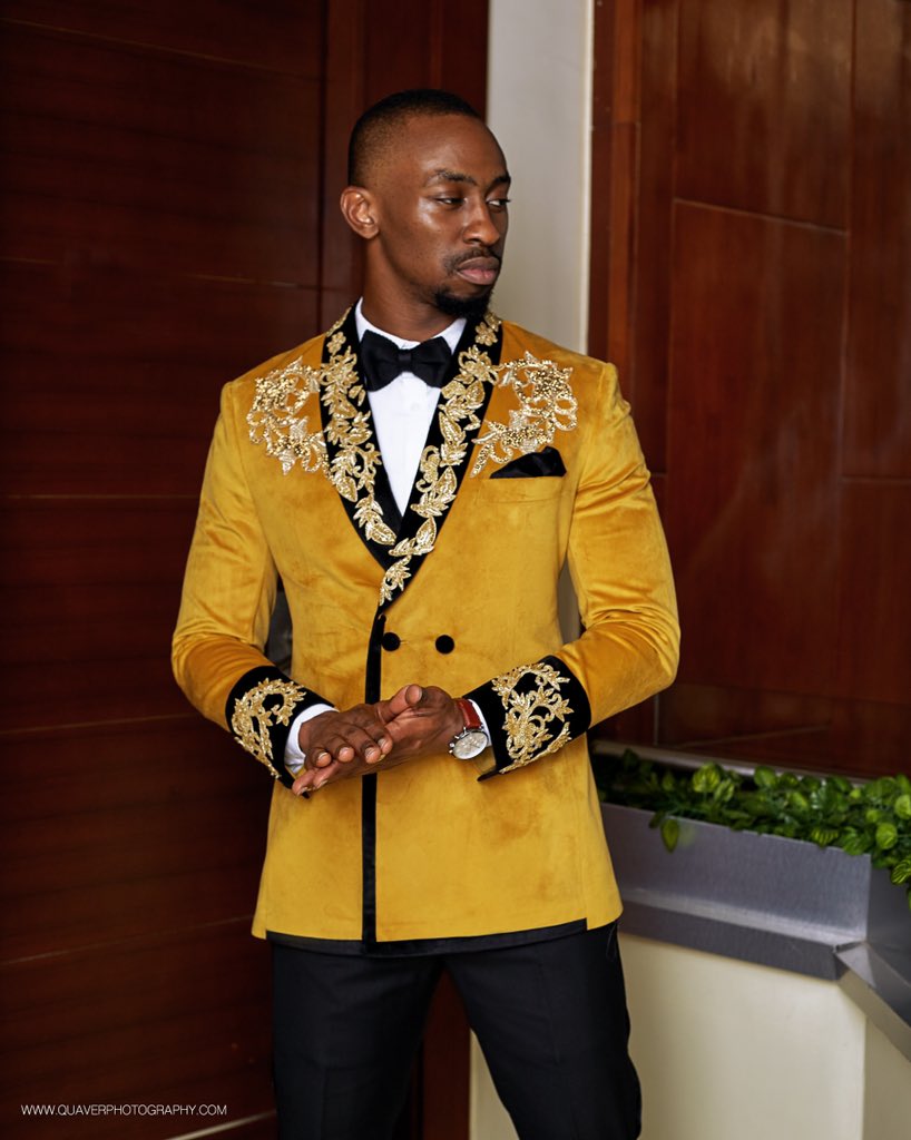 Samuelcray_'s tweet photo. 👑The Regal piece👑

Samuel Cray X Saga BBN

@SagaDeolu 

Outfit : @Samuelcray_
Photos: @danieloni_ 
Styling :@Lami_cray https://t.co/PJxdIYJPAs