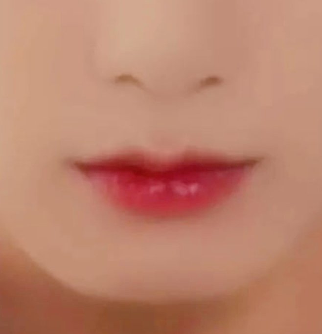 daintybottmkoo's tweet photo. babydoll jungkook's pretty glossy lips 💋💖✨ https://t.co/UxeA8HH3Ri