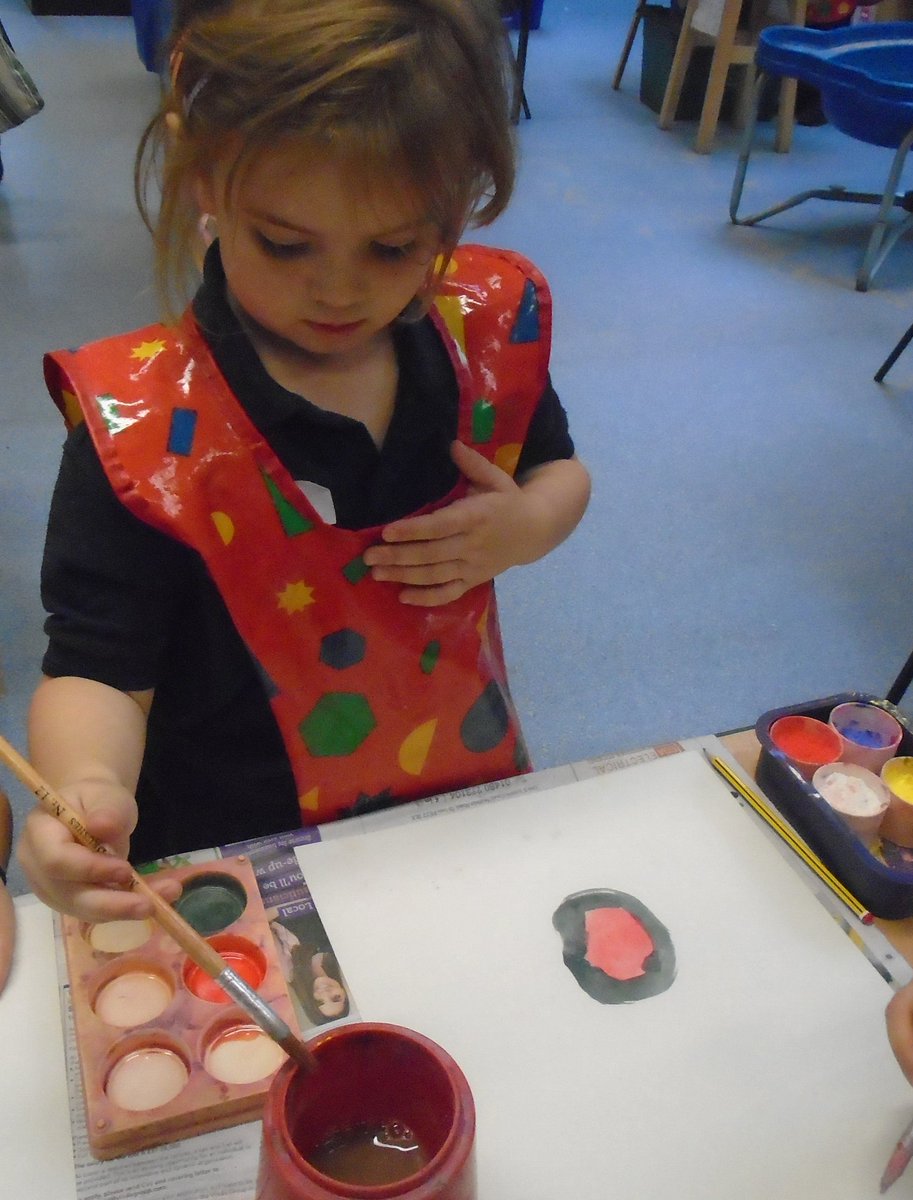 crosshallinfant's tweet photo. This week in Reception, the children have been learning about the artist @artistkandinsky. We looked at colour mixing and talked about primary and secondary colours. We then recreated his famous ‘Squares with Concentric Circles’ art work. We are very proud of our end result! https://t.co/PiibjoaMn1