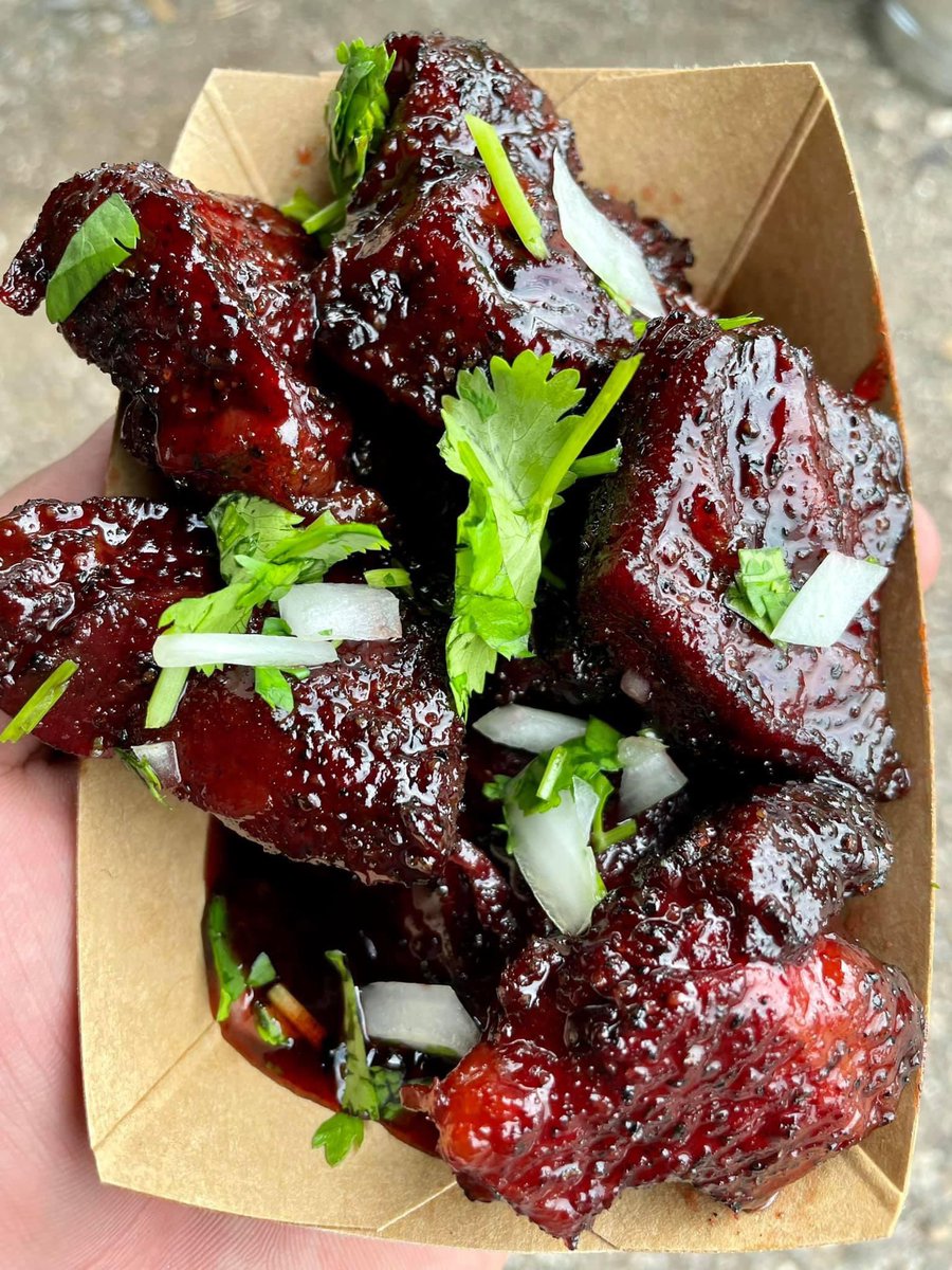 GWsBBQ's tweet photo. 🚨 NEW ITEM ALERT 🚨 

Everyone knows Sunday barbacoa goes perfect with an ice cold Big red. Here at GWs we said why not take it to the next level! Introducing our BEEF CHEEK BURNT ENDS perfectly glazed with a sweet and sticky big red sauce garnished with cilantro and onion! https://t.co/KPreAOY2fh