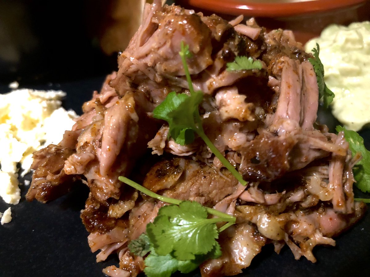 Karl_Morley_'s tweet image. Lamb shawarma, crispy corn meal tacos/ tortillas (homemade) avocado, yogurt to cool. Pickled radish, onions, carrots, cucumber. Lancashire tangy crumble cheese🍷