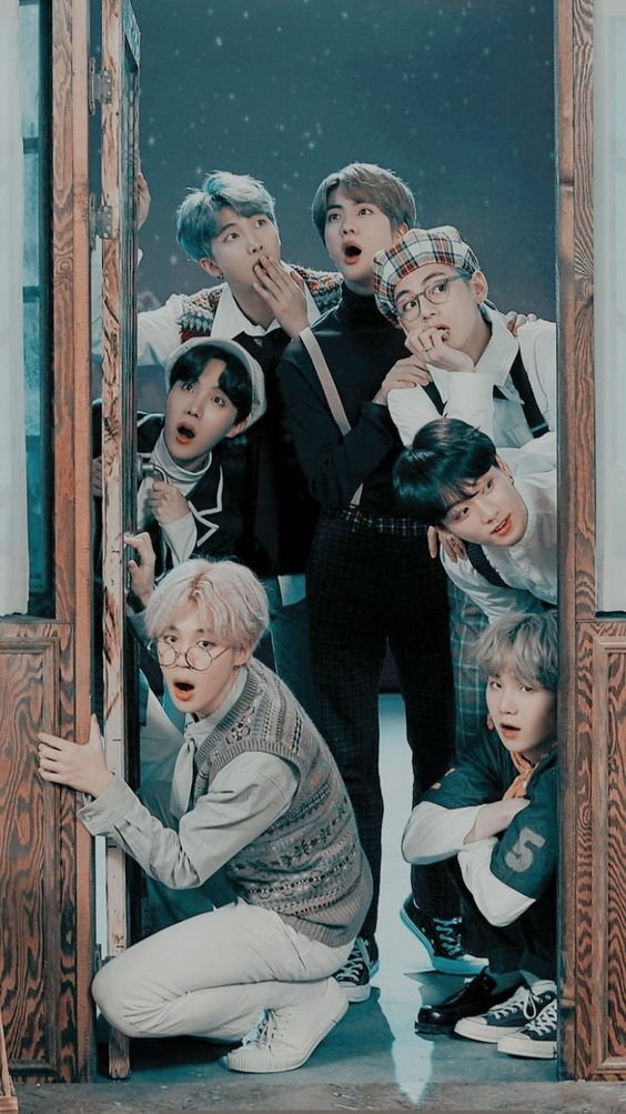 jeon_vantella's tweet photo. 9 canciones de BTS inspiradas en literatura 📖🤓

Historia detras de algunas canciones de BTS que no sabias estaban basadas en libros, un hilo ✨✨ https://t.co/xSIAazTu73