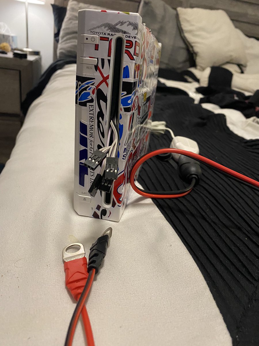 CalHoward's tweet photo. Power, reset, sync &amp; eject button overrides for a custom #Wii project (WIP) #make #maker #DIY #modding #soldering #custom #gaming https://t.co/67PwE32luf
