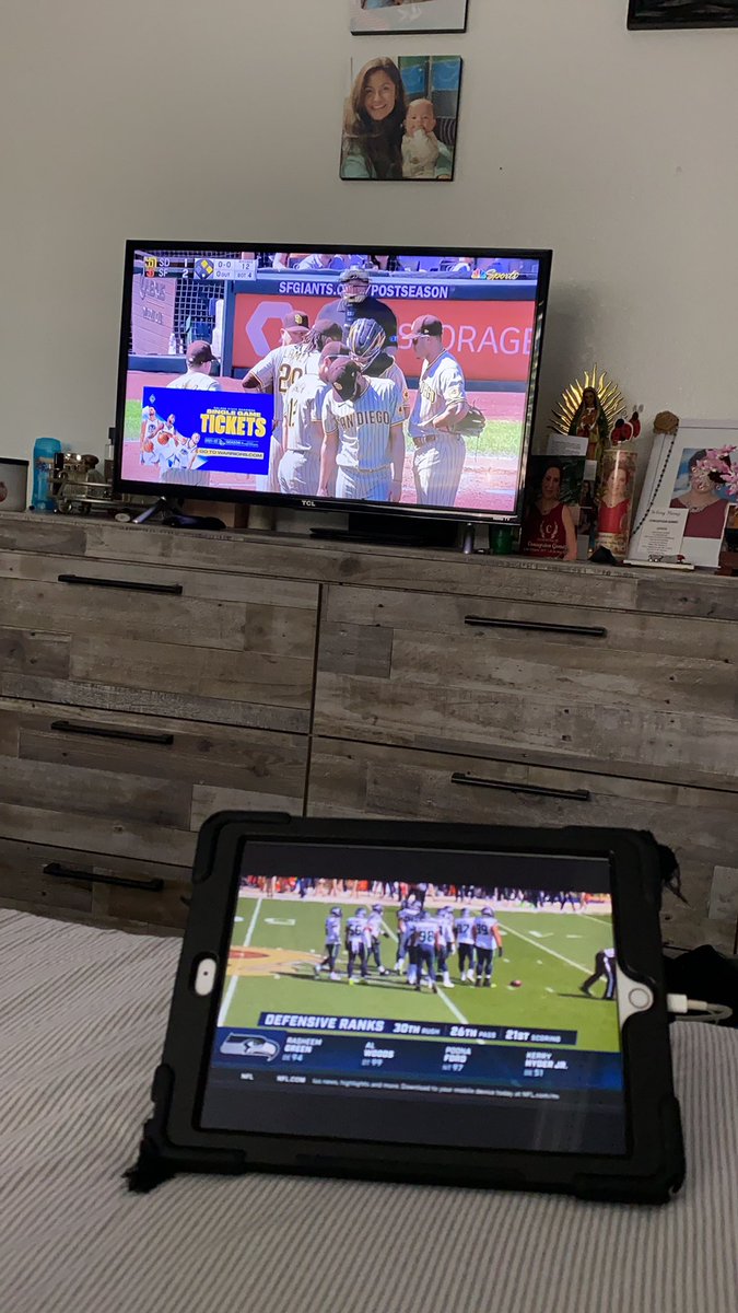 _GamerBabeJess's tweet photo. SF fans, tweet how youβre watching both games today:
#SFUNITE https://t.co/PqCrla8Oc3