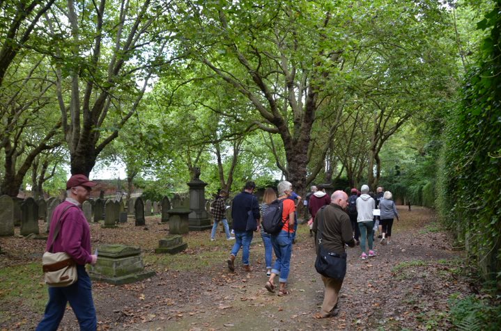 JQresearchtrust's tweet photo. It seems ages since @BHeritageWeek Here are some of the ppl who enjoyed our tour 'Victorian Activists' in Key Hill Cemetery. 
We're already thinking about next year -would you attend a tea time/evening weekday tour &amp; if so, what would be the best start time?
5.30pm
6pm
6.30pm
7pm https://t.co/snpy5X55Ge