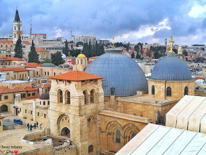 " ونحن كلنا مقدسيون بِحُبك.. تسكنين فينا ونشتاق لك" 

من مدينة القدس اليوم 
تصوير: فواز طوباسي