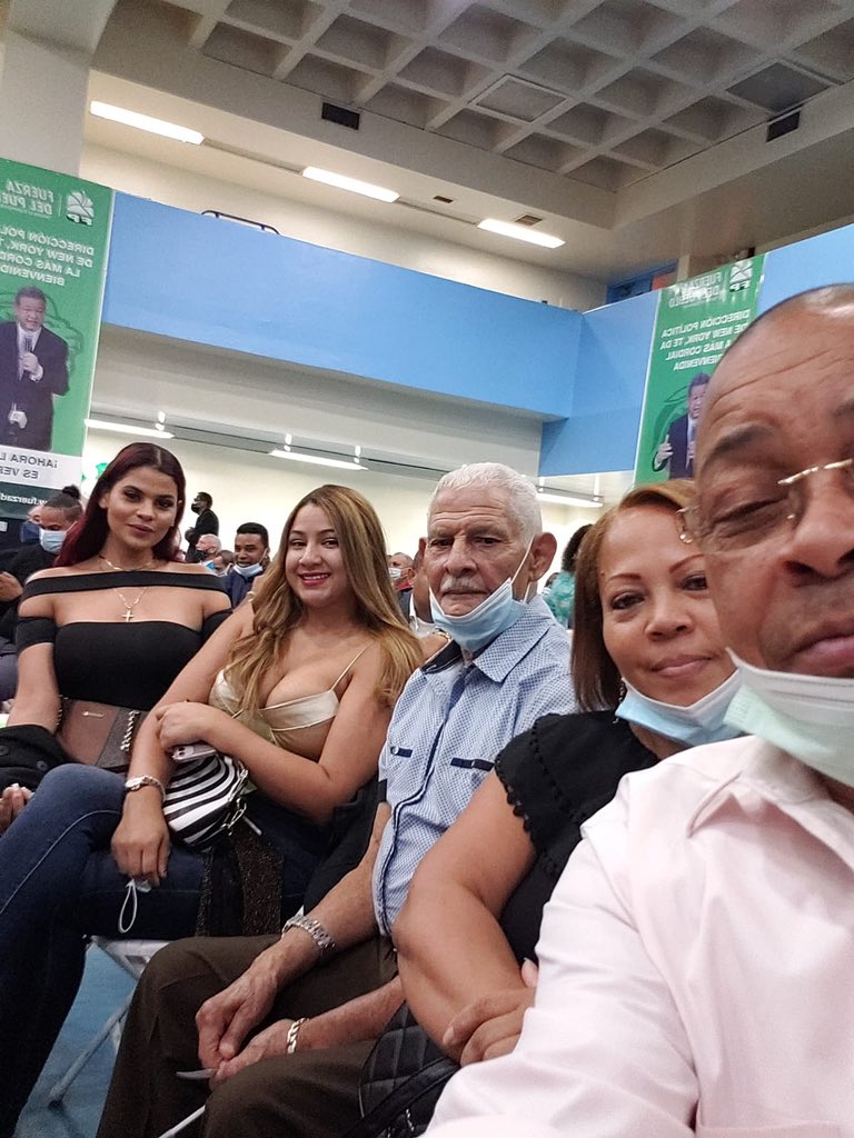 carmendeliaMV's tweet photo. El Dr Leonel Fernández ha  estado muy contento de recibir a importantes dirigentes  dominicanos en NY en su nuevo partido la Fuerza Del Pueblo. #LeonelEnNuevaYork
#LeonelEnUSA
#FuerzaDelPueblo #ImberteñosPresente @fppuertoplata37 @daniel_vargas_t @keylaReyna04 https://t.co/TKQETwBkhF