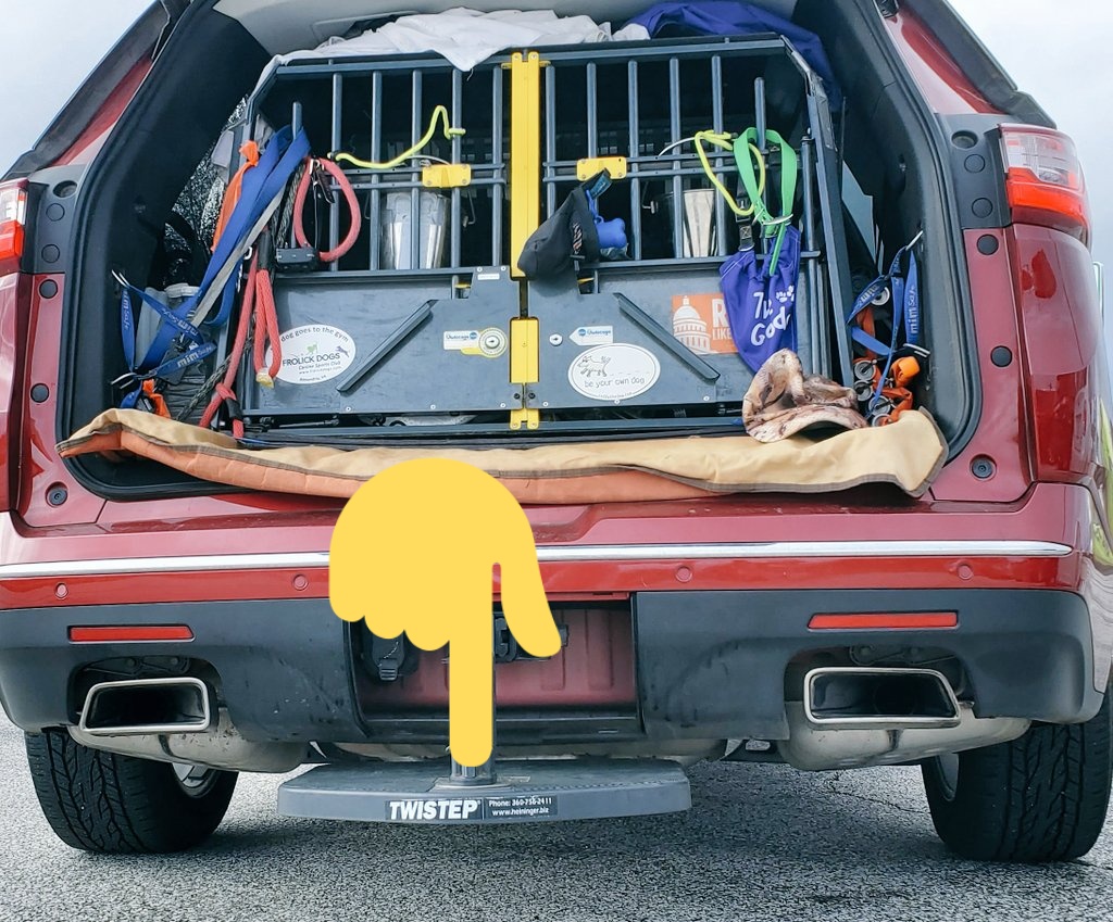 GoldretrieverUS's tweet photo. Thanks to everyone who joined us in #Spaces  today..
Off to Far Minnesota 🚙 .

Join us next Sunday at 4pm 
#GRC Let's talk dogs

#Variocage - crash tested crate that provides dogs with safety &amp; security.
#Twiststep -makes getting in easy https://t.co/aergvfEDJG