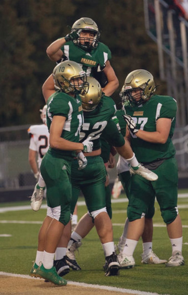 PetrosMolly's tweet photo. Friday Night Lights success. Win over Chagrin Falls. #broline #52 #67 https://t.co/Erviy0xVPs