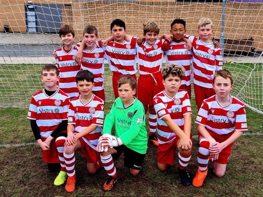 The U11’s Whites in their new strip, sponsored by @teamvistryp #football #newkit #sponsoredby #redandwhite #U11 #newseason