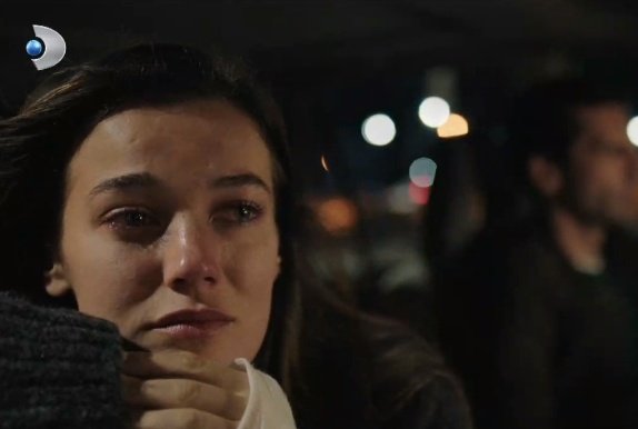 can we appreciate ilgaz for a moment? he's always there for ceylin, noticing everything about her, bringing her tea, taking her for a drive, untwisting her earphones, making her sure that she's on the right path and she's brave and enough, i truly adore him
#Yargı #KatilKim
