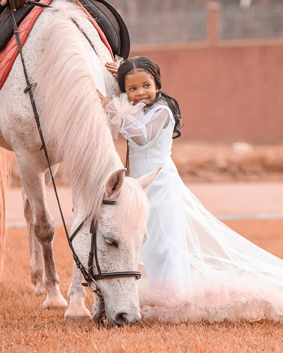 Switmaxina you have a wonderful daughter  

Outfit : IG /kais_divo_collection 
📸™ : <a href="/PhotographyUg/">Walter Photography Ug</a> 

#melaninking