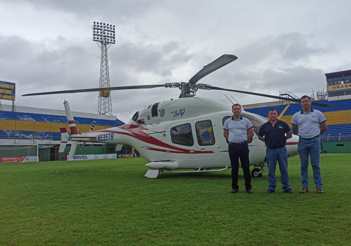 AvionesTodo's tweet photo. Tradicional procesión aérea con la Virgen del Rosario patrona de la ciudad de Luque, Paraguay. PH by @christianspott2 @BoliviaSpotter @Spotters_Chile @ABCDigital @SpLuquenOficial @azulyorodigital @Desde_El_Patio @TorreElDorado @aviacionline @LaNacionPy @ParaguaySpotter @dinacpy https://t.co/NtU7gtfnzQ