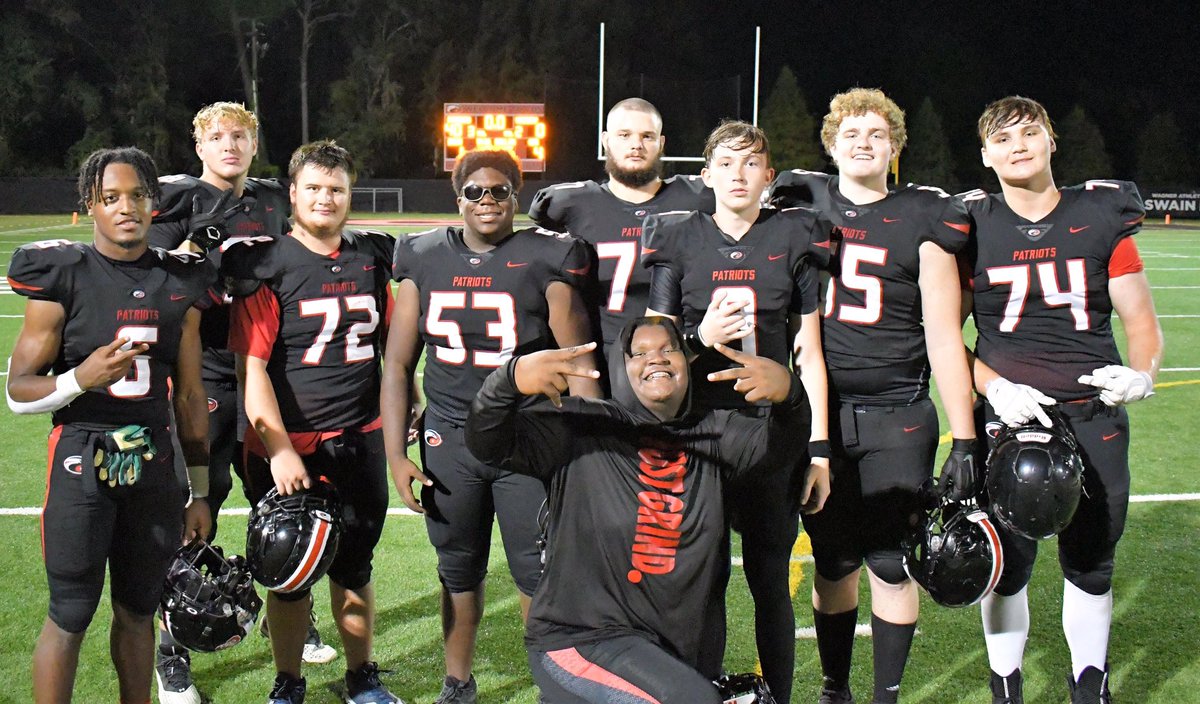 Love these guys!  Strong win over a tough opponent Friday.  <a href="/CDS_FBall/">CDS Football</a> #BashBrothers.