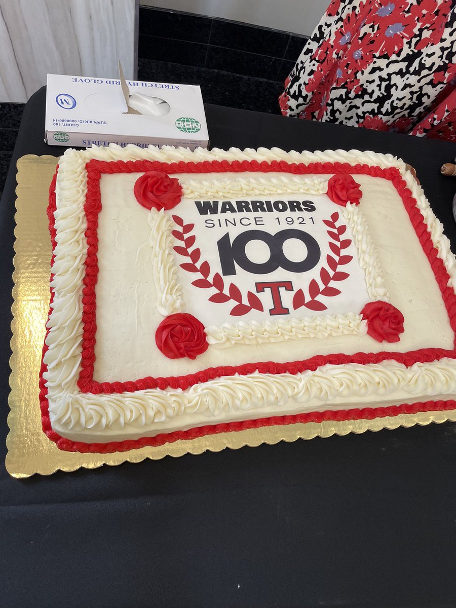 Alabasterk12's tweet photo. Happy Birthday, THS! 100 years of Thompson Warriors! https://t.co/Tdh2wf4ZFi