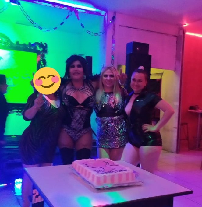 Gracias a @tksw_Neza y a todos mis amigos que me acompa&ntilde;aron en el festejo de mi cumple! Me la pase incre&iacute;ble<a class="tags" target="_blank" title="On Twitter" href="/?out=eyJ0eXAiOiJKV1QiLCJhbGciOiJIUzUxMiJ9.eyJpYXQiOjE3MjA2MDkyNzQsImlzcyI6InR3cG9ybnN0YXJzLmNvbSIsIm5iZiI6MTcyMDYwOTI3NCwiZXhwIjoxNzUyMTQ1Mjc0LCJyZWRpcmVjdF91cmwiOiJodHRwczovL3R3aXR0ZXIuY29tL3Rrc3dfTmV6YSJ9.gsnx4L0B4SkGSUkSflsij7izj7DmegX7RVdIrj8zbbils0J-9487tppZU-H8aszPDyRpWMvpg-Tb739c0Y-yTA">@tksw_Neza</a><a href="/tag/martesdeganarseguidores"class="tags"><span>#martesdeganarseguidores</span></a><a href="/tag/martesdeseductora"class="tags"><span>#martesdeseductora</span></a>