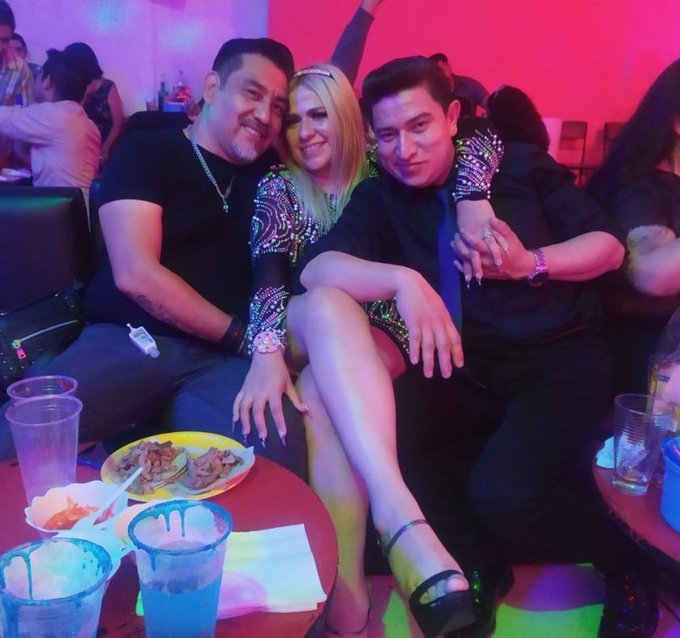 Gracias a @tksw_Neza y a todos mis amigos que me acompa&ntilde;aron en el festejo de mi cumple! Me la pase incre&iacute;ble<a class="tags" target="_blank" title="On Twitter" href="/?out=eyJ0eXAiOiJKV1QiLCJhbGciOiJIUzUxMiJ9.eyJpYXQiOjE3MjA2MDkyNzQsImlzcyI6InR3cG9ybnN0YXJzLmNvbSIsIm5iZiI6MTcyMDYwOTI3NCwiZXhwIjoxNzUyMTQ1Mjc0LCJyZWRpcmVjdF91cmwiOiJodHRwczovL3R3aXR0ZXIuY29tL3Rrc3dfTmV6YSJ9.gsnx4L0B4SkGSUkSflsij7izj7DmegX7RVdIrj8zbbils0J-9487tppZU-H8aszPDyRpWMvpg-Tb739c0Y-yTA">@tksw_Neza</a><a href="/tag/martesdeganarseguidores"class="tags"><span>#martesdeganarseguidores</span></a><a href="/tag/martesdeseductora"class="tags"><span>#martesdeseductora</span></a>