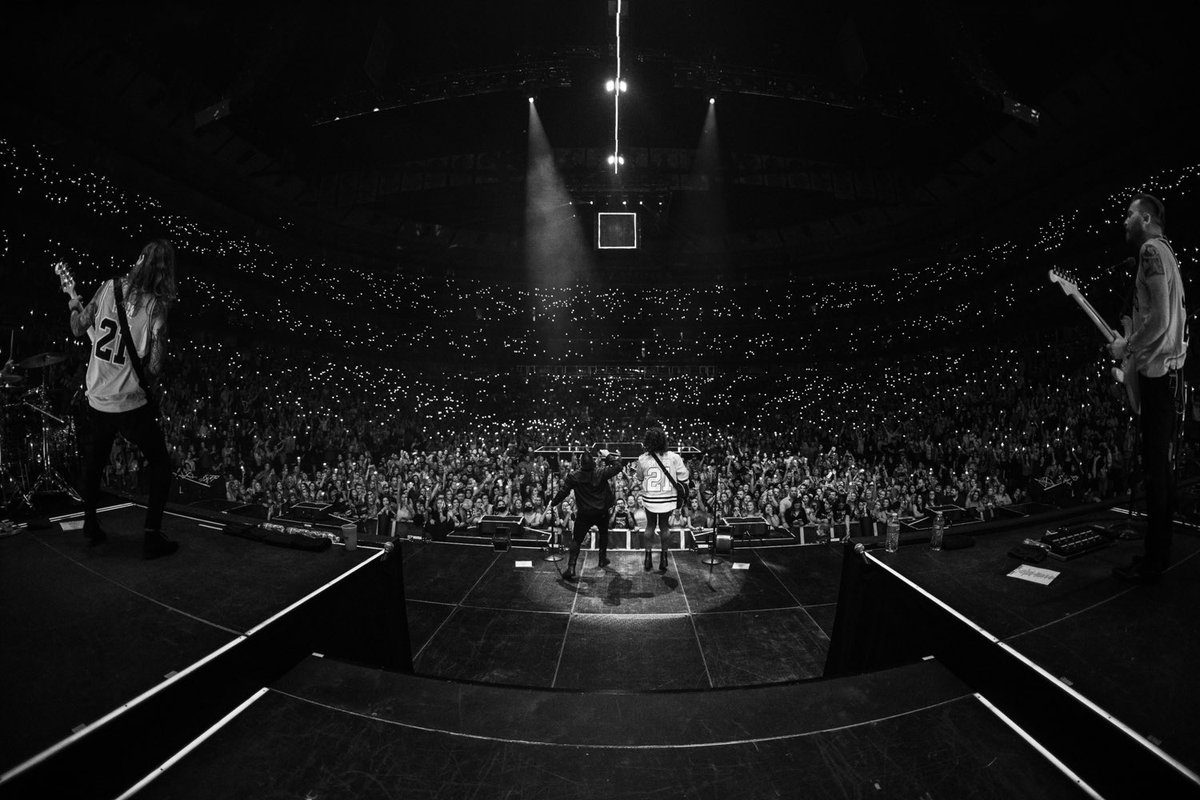 DanAndShay's tweet photo. CHICAGO | @UnitedCenter 

thank y’all for the sold out show 🔥 https://t.co/jMLMpKGTqx