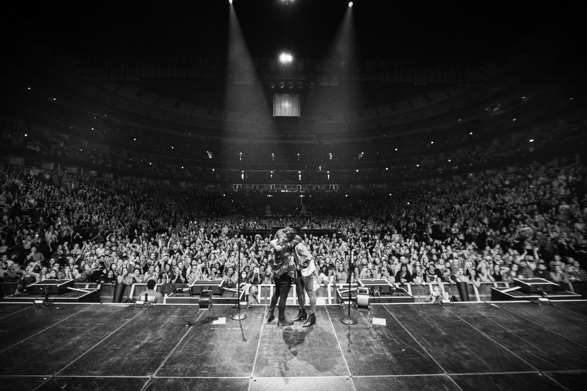 DanAndShay's tweet photo. CHICAGO | @UnitedCenter 

thank y’all for the sold out show 🔥 https://t.co/jMLMpKGTqx