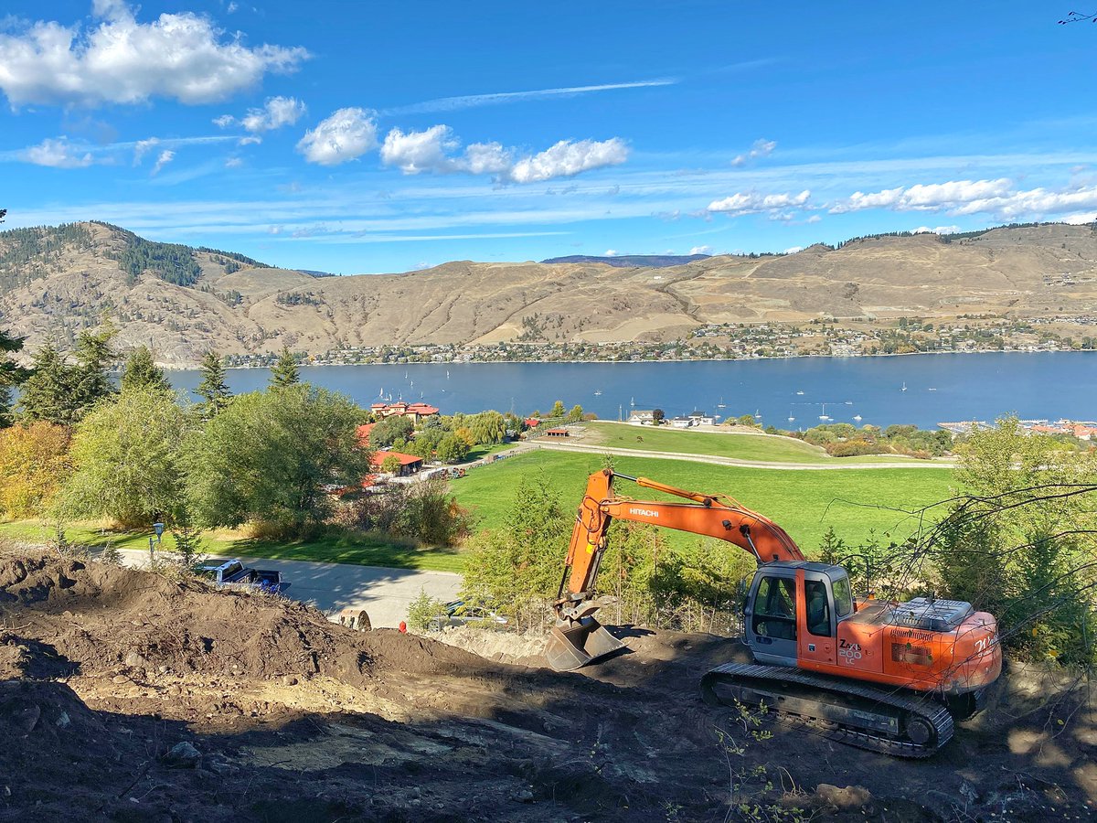 RhysMarch's tweet image. 💥Development is underway at 140 Sunset Boulevard, Vernon BC 👀 

#okanagan #customhome #forsale #vernon #vernonbc #ylw #yvr #yyc #kelowna #realestate #Edmonton #calgary #lakecountry #BeverlyHillsEstates 

Info: 250-308-8620