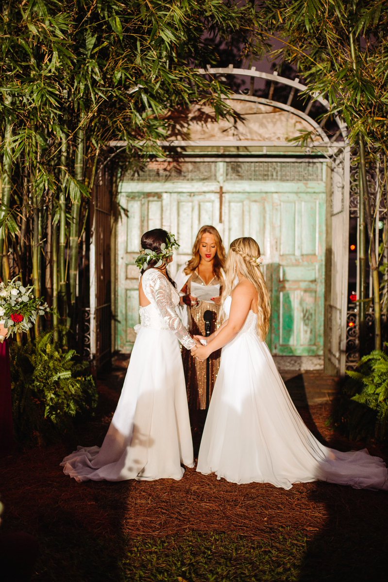TheAcreOrlando's tweet photo. golden hour vs moon light we can never decide 🤩 
#orlandoweddings #weddingpictures https://t.co/9aXKUfzW3w