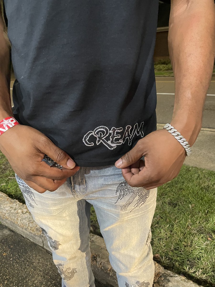 _CGMoney1's tweet photo. Stop asking when im 🆓 I’m expensive all the time 💰💸 #Cream #Longlivescoot https://t.co/VKd0EmMhmL