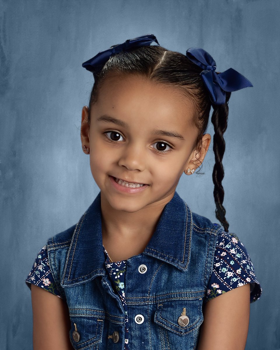 _lolomc's tweet photo. Can’t believe how much my baby has grown 😻 2019 ➡️ 2020 ➡️ 2021 https://t.co/6znbcGZyVL